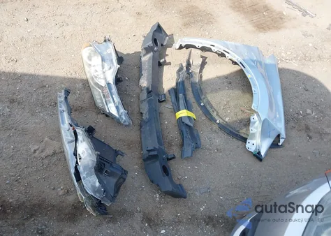 2013 Toyota Rav4 Xle z USA, uszkodzony, nr VIN JTMRFREV4DD039123